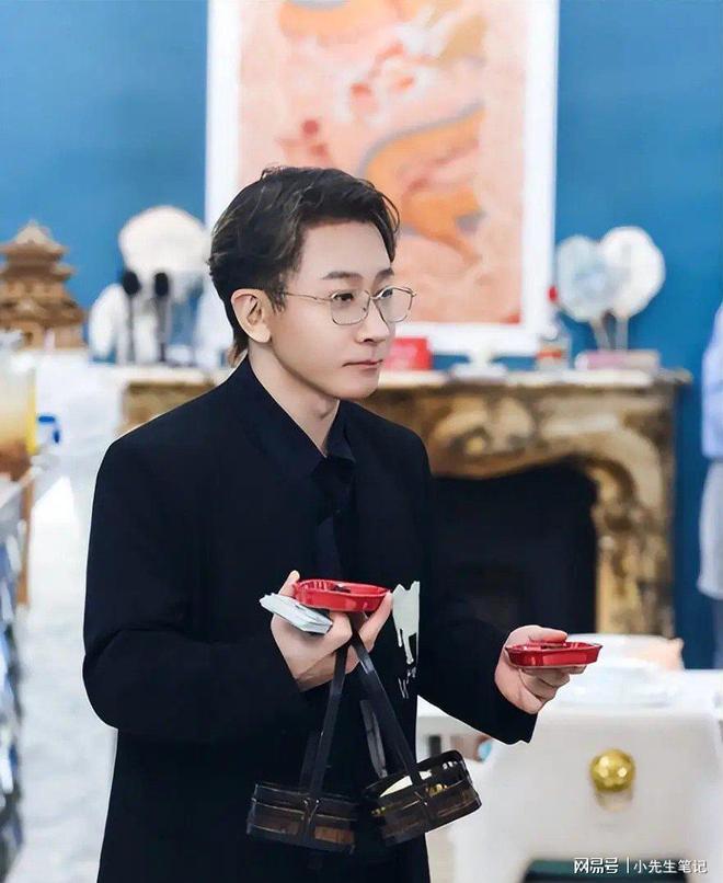 一年瘦脱相再多的钱也难买健康开元棋牌试玩49岁刘谦抗癌(图7)