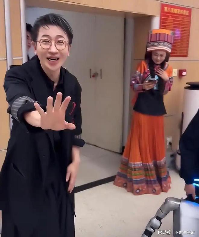 一年瘦脱相再多的钱也难买健康开元棋牌试玩49岁刘谦抗癌(图2)