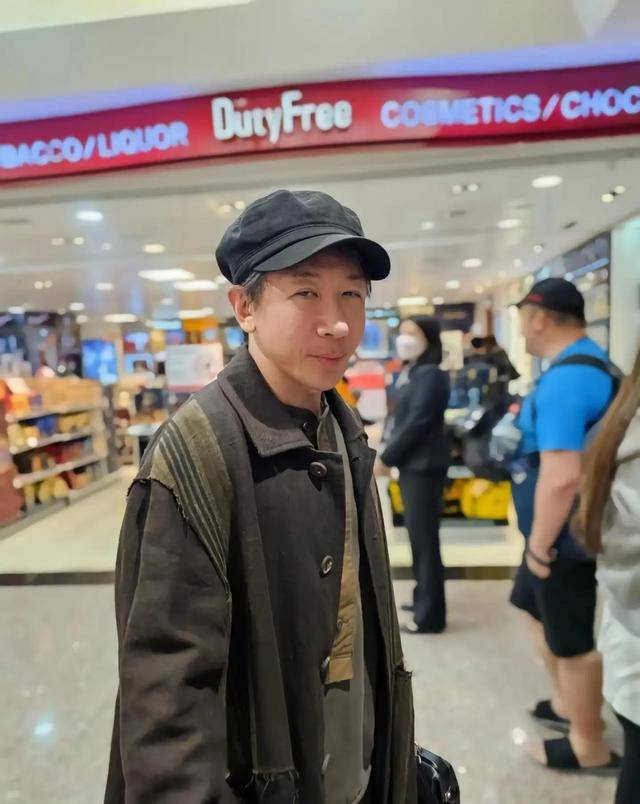 年的刘谦憔悴到认不出早已没了当初风采开元棋牌app钱再多有什么用？抗癌1(图8)